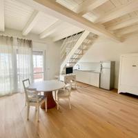 Jesolo-attico ristrutturato-50mt.dal mare-terrazza