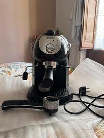 Macchinetta caffe Delonghi nera