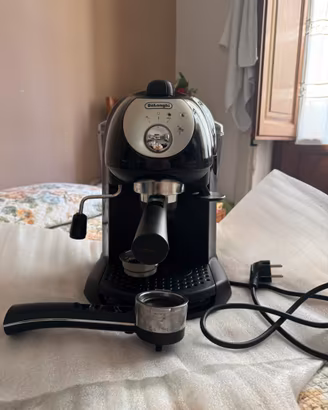 Macchinetta caffe Delonghi nera
