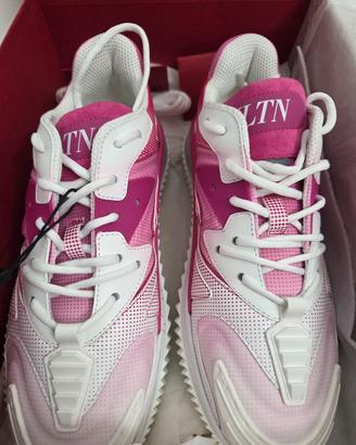 Sneakers Valentino. Nuove e Originali 