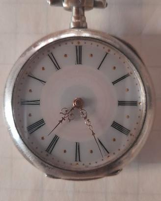 Orologio a Chiavetta con punti dorati