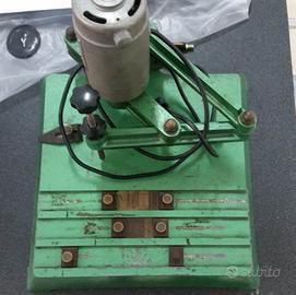 Pantografo incisore per targhette–onoranze funebri