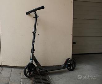 Monopattino da citta' Oxelo