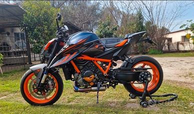 ktm 1290 superduke R EVO 