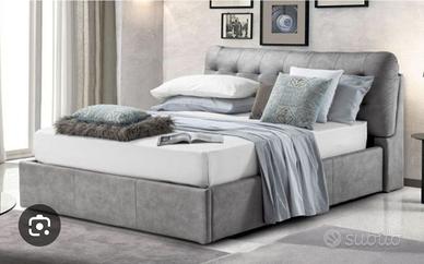 Letto matrimoniale, con imbottitura e cassettone