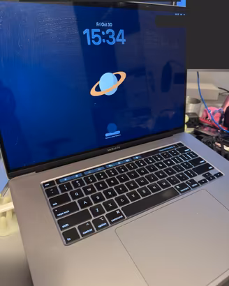 MacBook Pro 16" 2019 i7 32GB RAM 512GB SSD