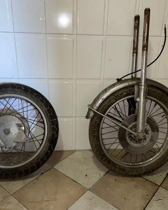 SUZUKI 380 GT  RUOTE, FORCELLA