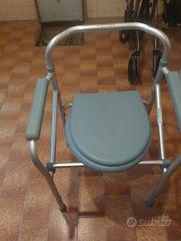 Sedia comoda per servizi toelette notturna