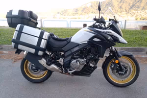 Suzuki V Strom 650 2021 E5 km 9800