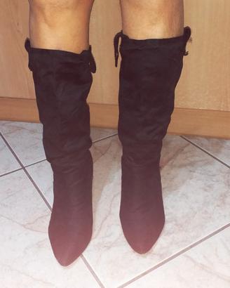 Stivali neri di velluto