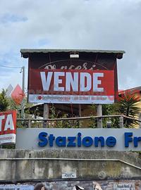 Fratte- ampia soluzione con giardino