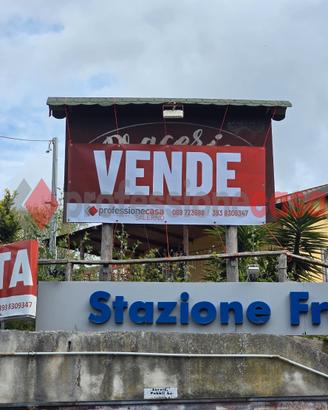 Fratte- ampia soluzione con giardino