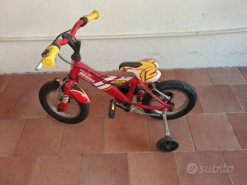 Bicicletta con rotelle 