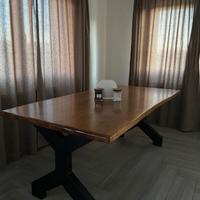 Tavolo in rovere massello e acciaio – fatto a mano