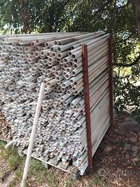 Tutore , palo sostegno per piante e vigneto