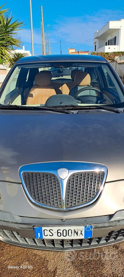 Lancia Ypsilon