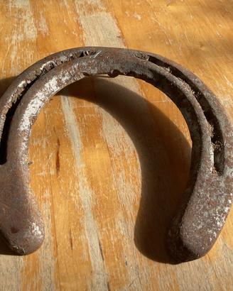Ferro di cavallo vecchio