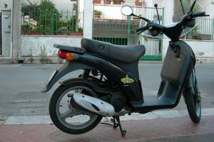 Ciclomotore Free 49 cc nero catalitico