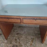 scrivania in legno anni 60