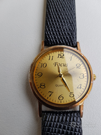 Orologio focus al quarzo