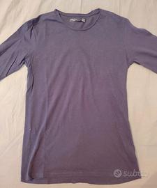 maglietta blu a manica lunga