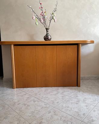 Tavolo consolle con panca e sedie