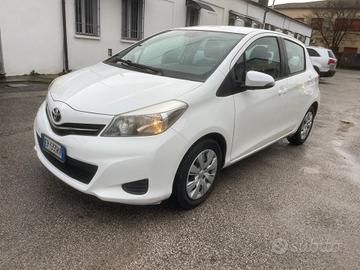 Toyota Yaris 1.0 5 porte Lounge