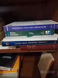 Libro manuale medicina stock o singolo