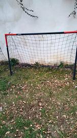 Due porte da calcio