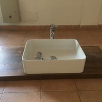 Lavabo con mensola legno