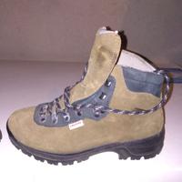 Scarponi trekking invicta