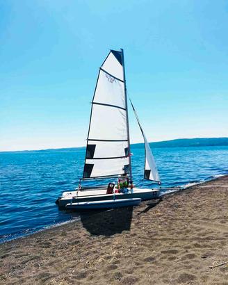 barca a vela trimarano astus 14.1