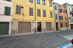 2 LOCALI A PARMA