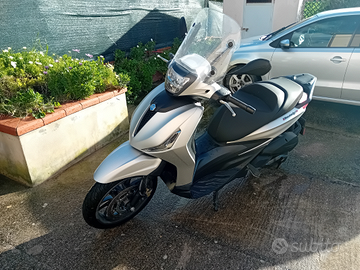 Piaggio beverly 300 ,3 anni di garanzia