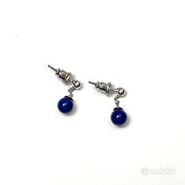 Orecchini con pendenti blu