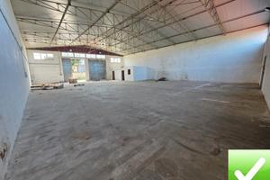 Ampio Capannone Ravagnese 800 Mq