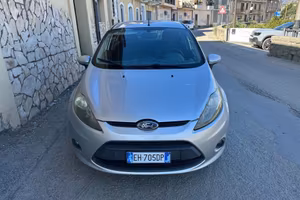 Ford Fiesta 1.4 TDCi 70CV 5 porte Titanium