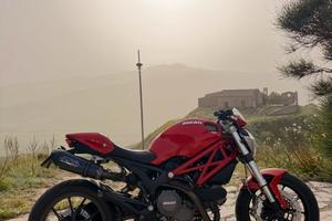 Ducati Monster 796