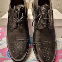 Scarpe inglesi nr 44 nere nuove