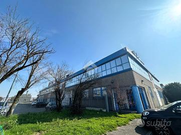 CAPANNONE A TREZZANO SUL NAVIGLIO