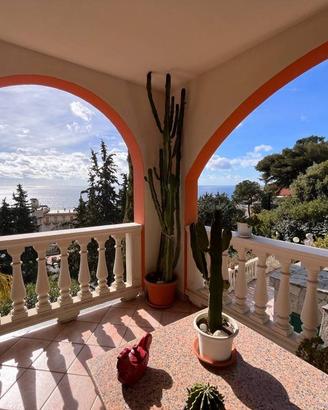 Villa di 300 m² con più di 5 locali e box auto a A