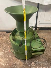 Macchina per cardare la lana