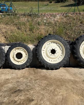 Gomme strette per trattore New holland T5