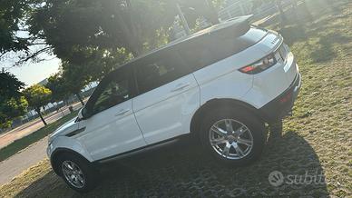 Range Rover Evoque 2.2 TD4-AUTOMATICA-ANNO 2014
