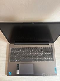 Lenovo ideapad 15” - i3