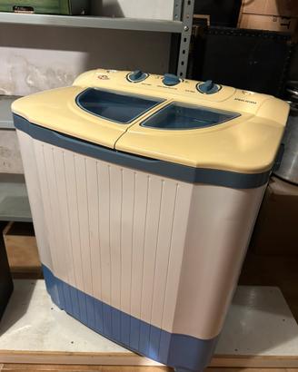 Mini lavatrice portatile anche per la nautica