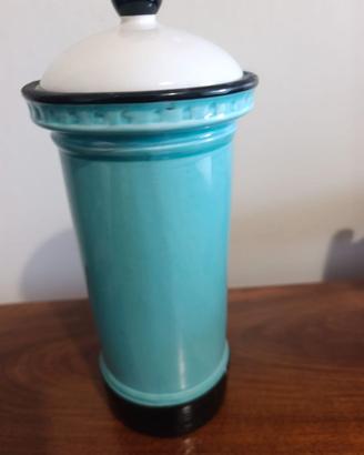 Barattolo in ceramica a forma di cassetta postale 