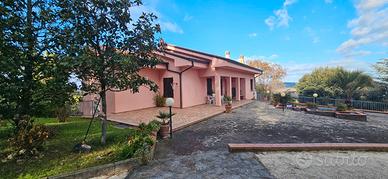 Villa a potenza picena vista mare