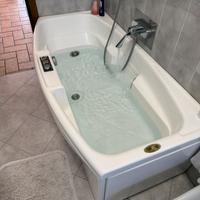Vasca idromassaggio jacuzzi