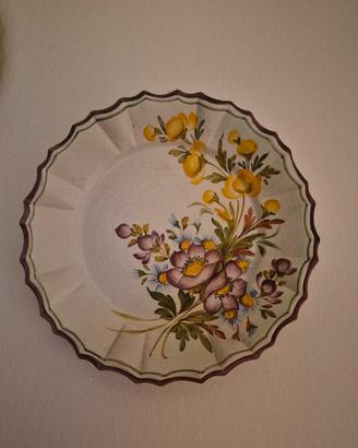 piatti in ceramica decorativi